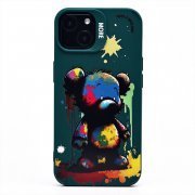 Чехол-накладка для Apple iPhone 13 (медведь) (темно-зеленая) — 1